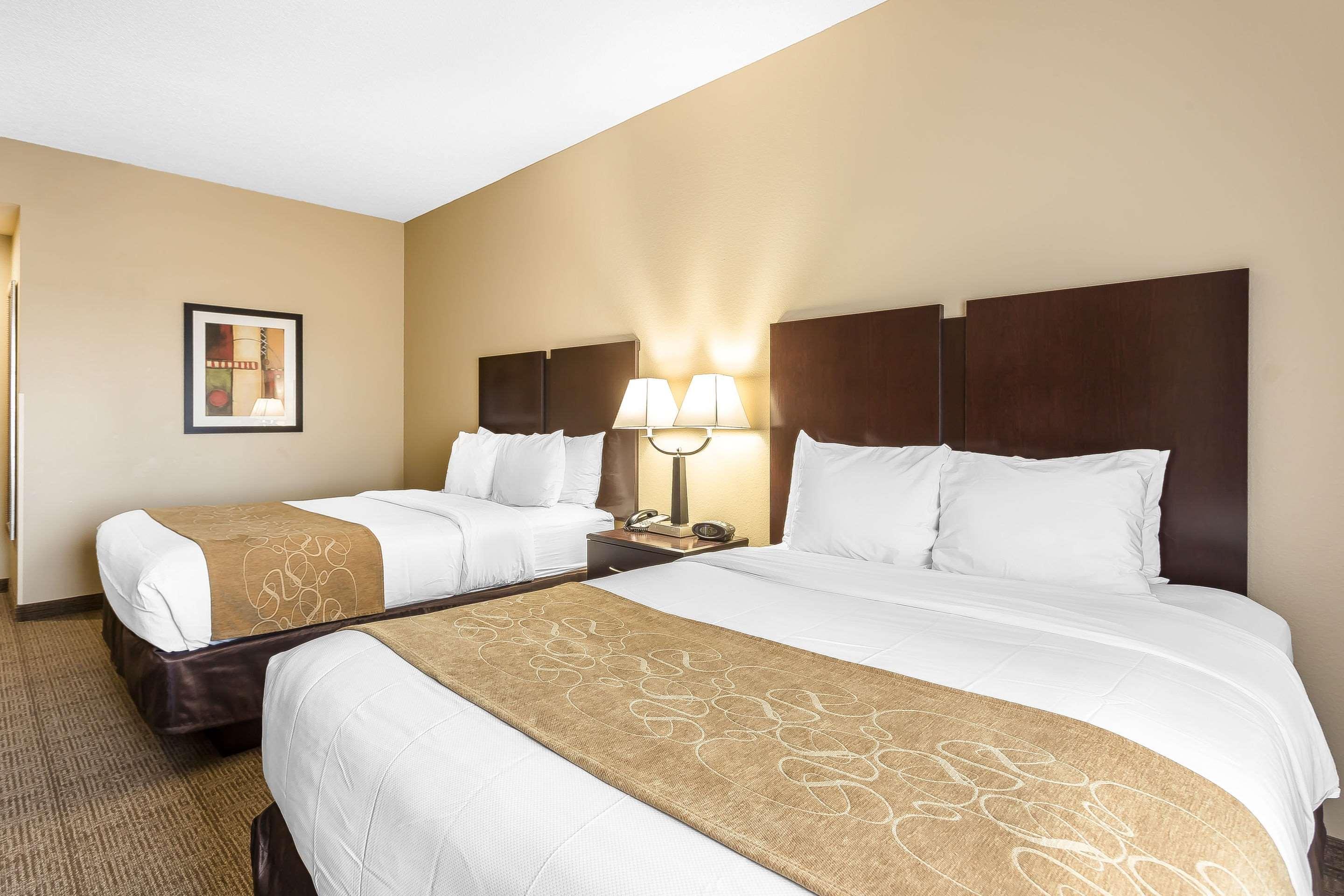 Comfort Suites Charleston West Ashley Экстерьер фото