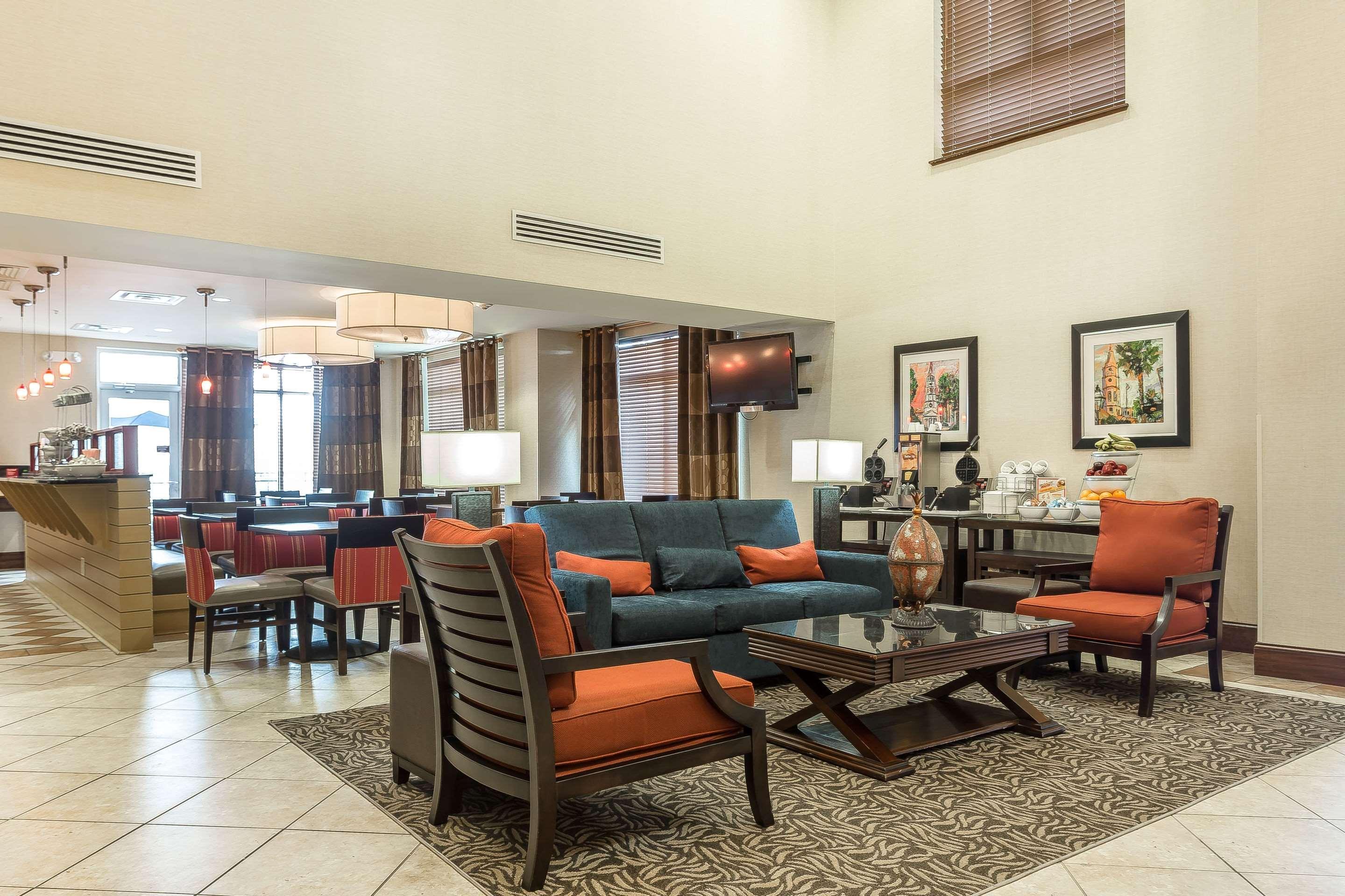 Comfort Suites Charleston West Ashley Экстерьер фото