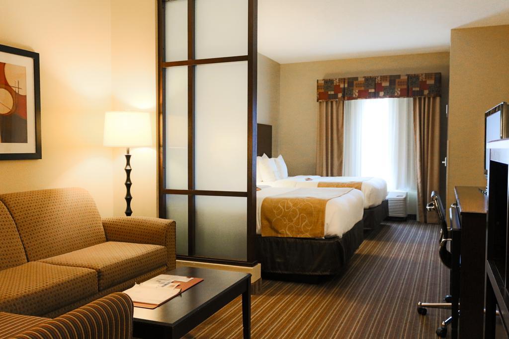 Comfort Suites Charleston West Ashley Экстерьер фото