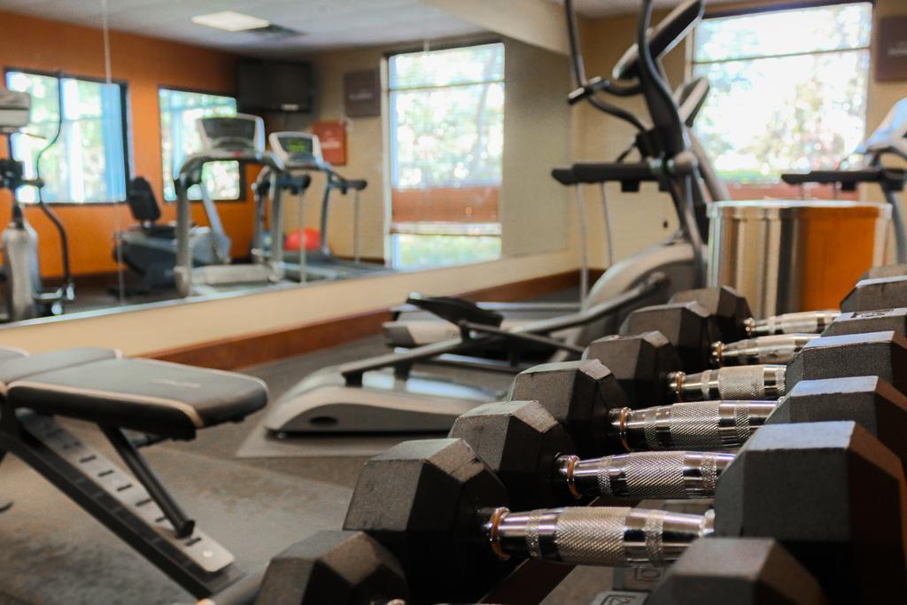 Comfort Suites Charleston West Ashley Экстерьер фото