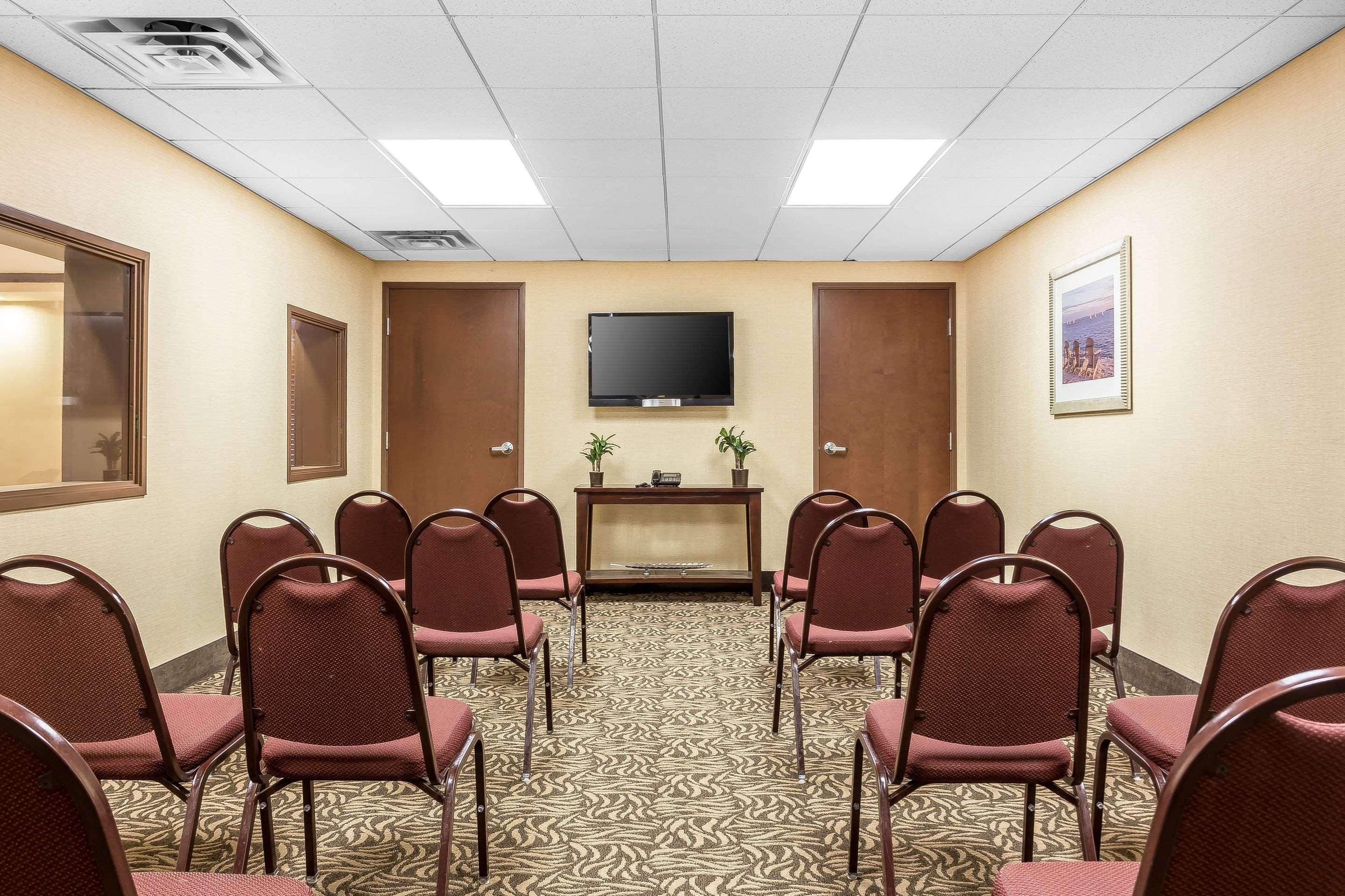 Comfort Suites Charleston West Ashley Экстерьер фото