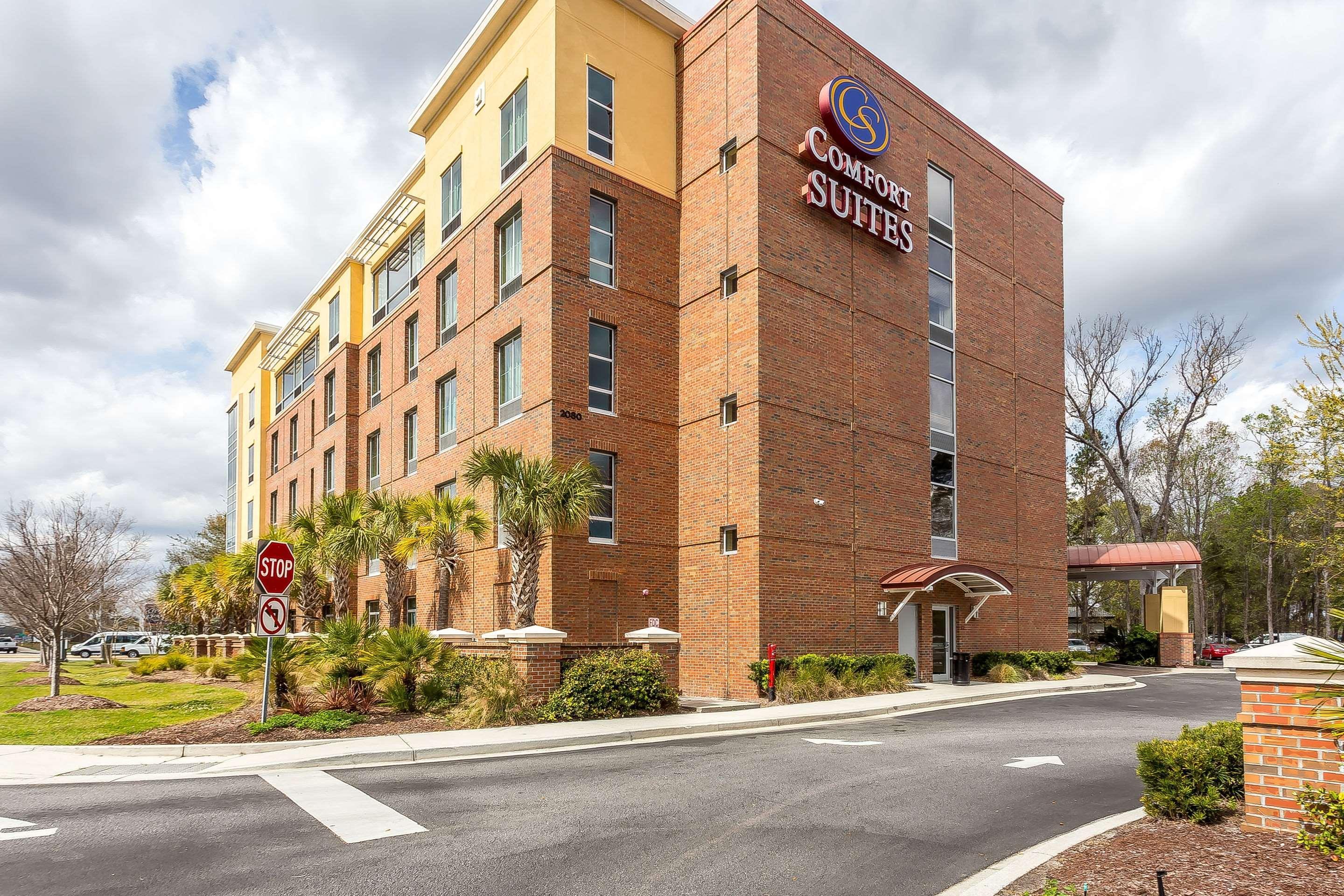 Comfort Suites Charleston West Ashley Экстерьер фото
