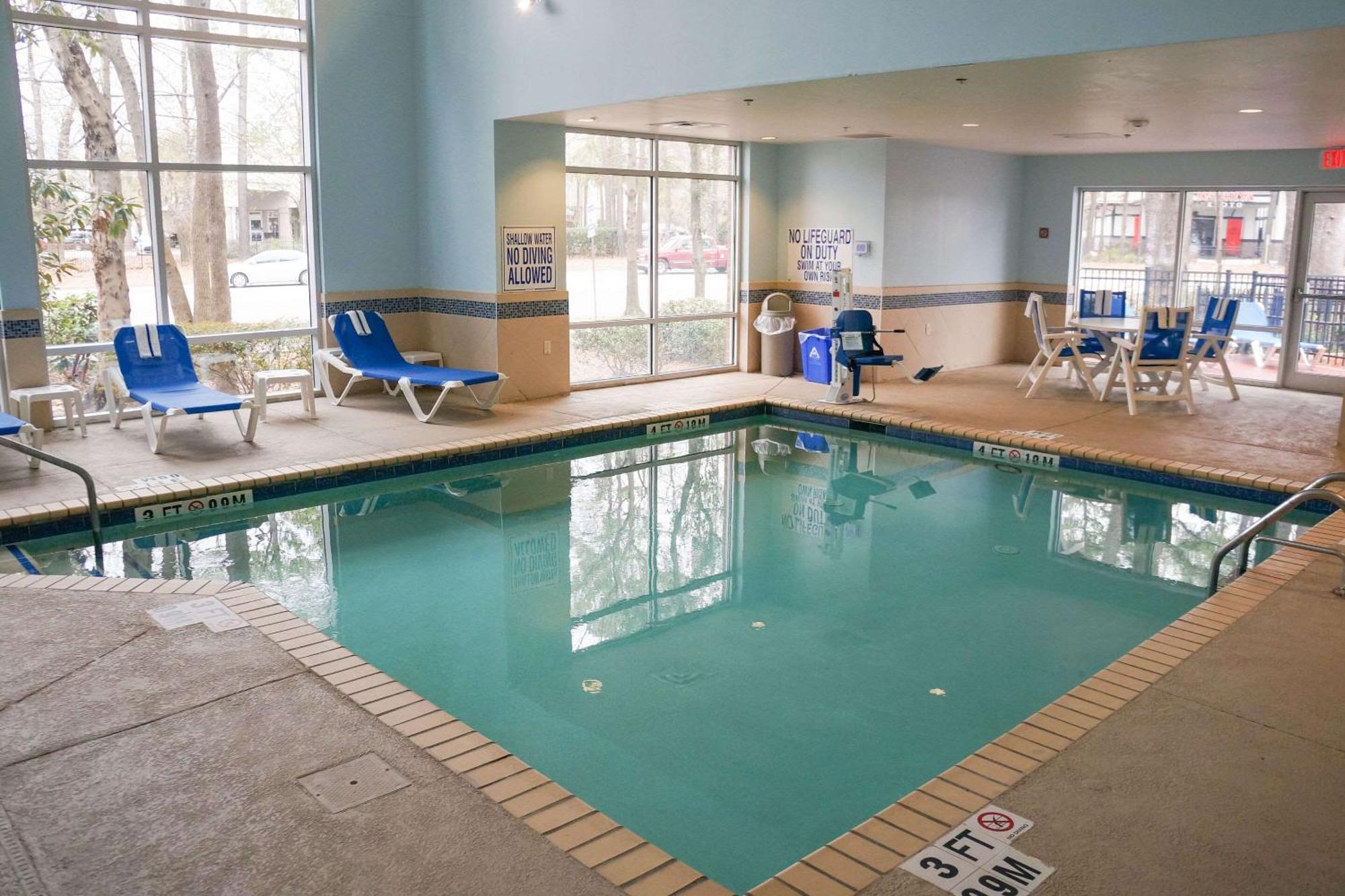 Comfort Suites Charleston West Ashley Экстерьер фото