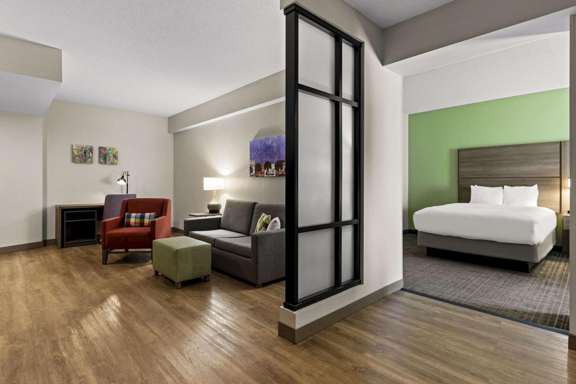 Comfort Suites Charleston West Ashley Экстерьер фото