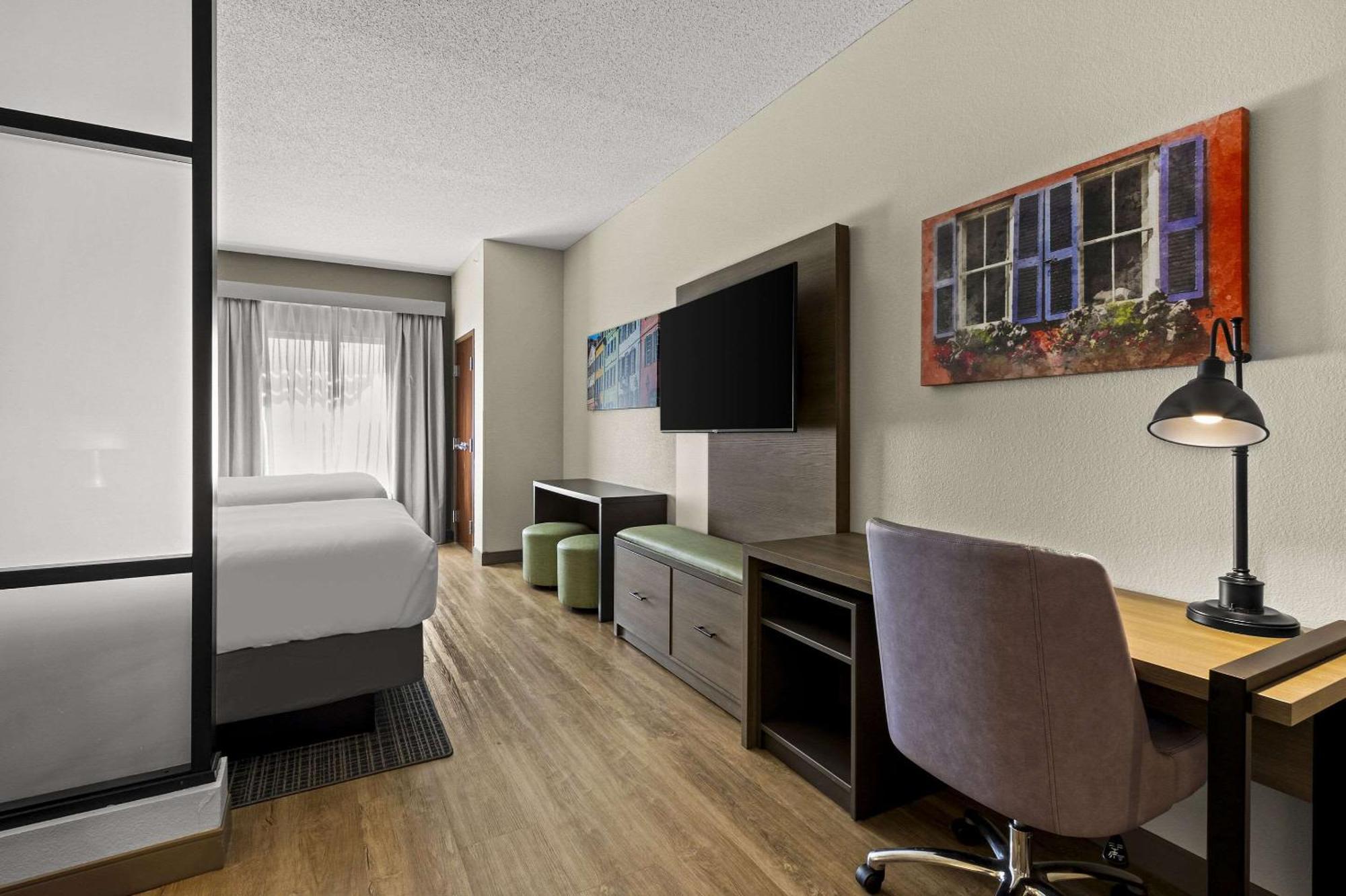 Comfort Suites Charleston West Ashley Экстерьер фото